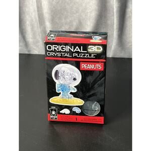 New - BePuzzled 3D Crystal Puzzle - Peanuts Astronaut Snoopy: 35 pcs - Ages 12+